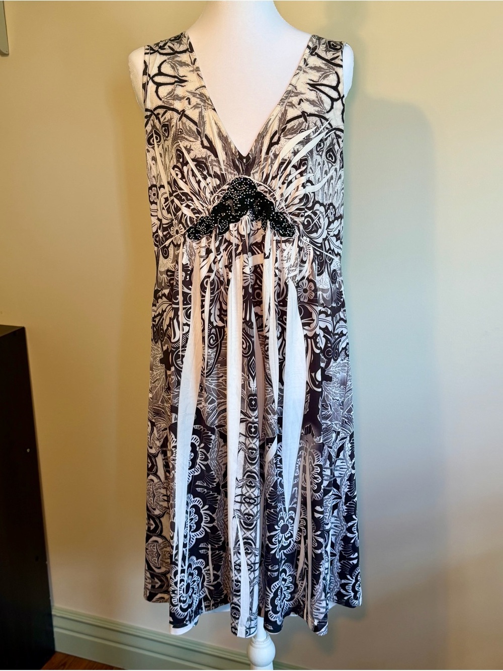 Apt 9 Sleeveless V-Neck Black & White Embellished Empire Dress